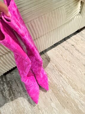 Hot Pink Velvet Pointed-Toe Women's Boots